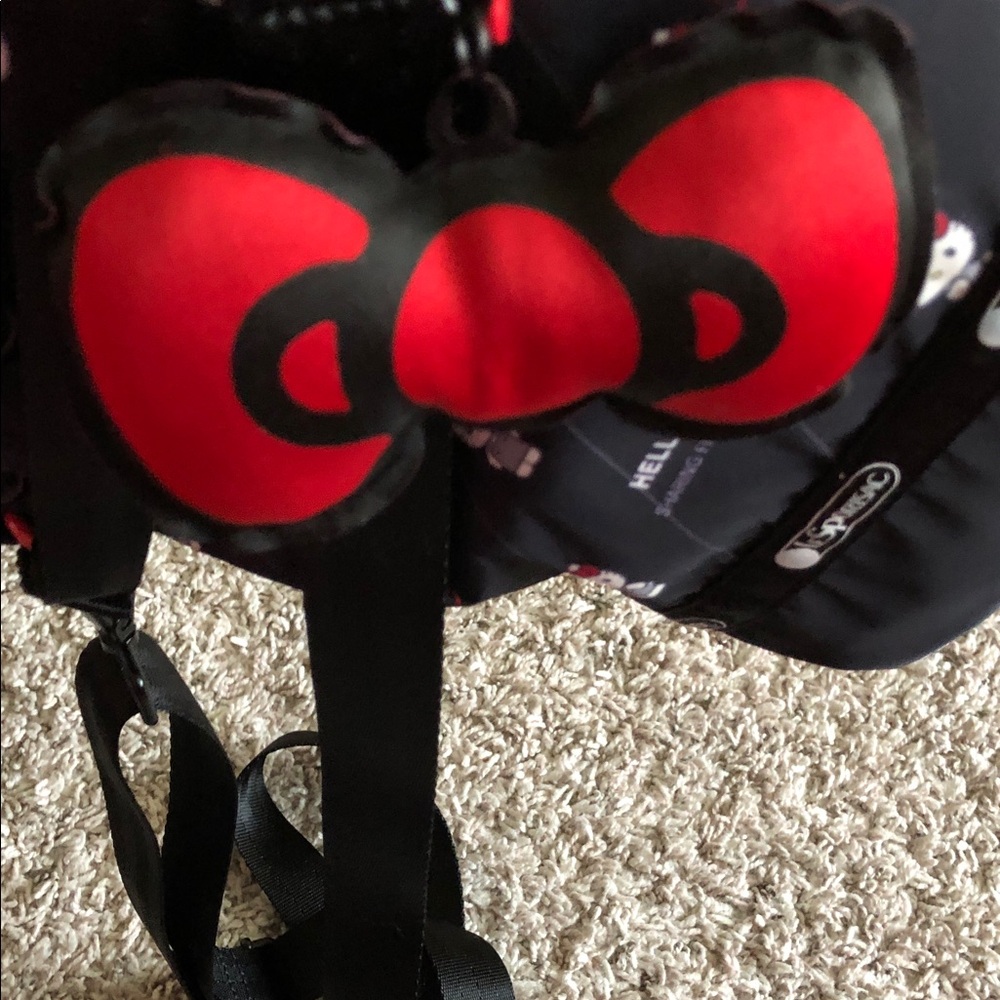 Hello Kitty Black and Red Crossbody Bag - Picture 8 of 10